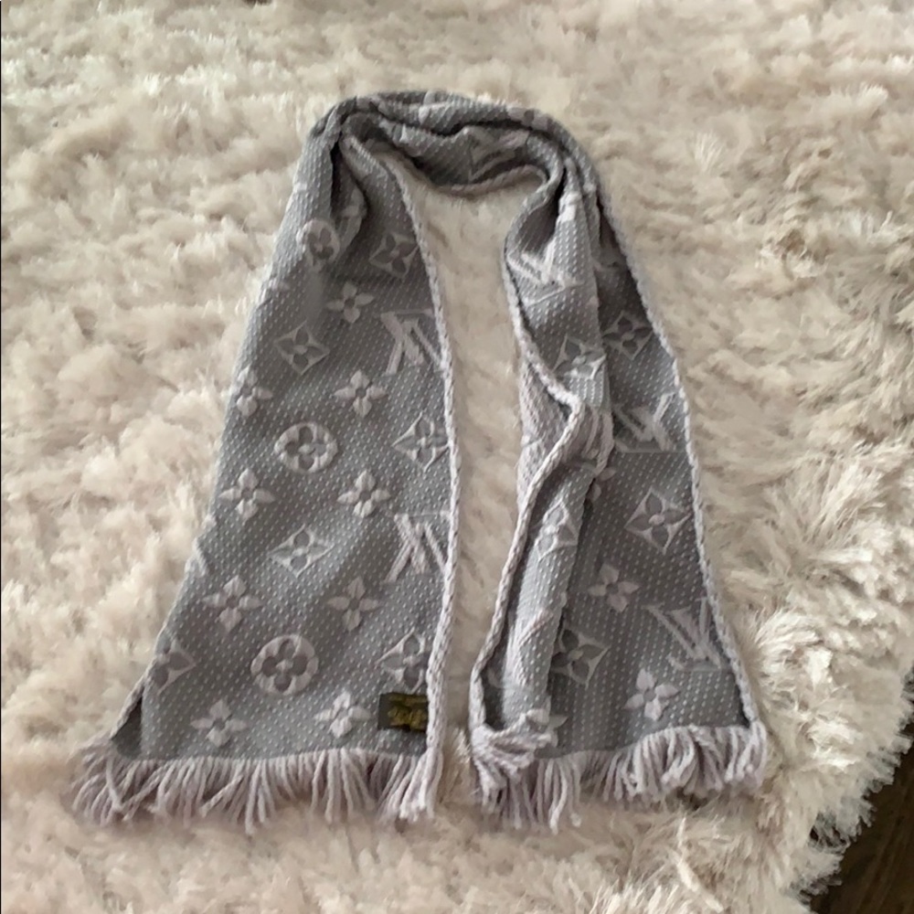 Louis vutton logo mania scarf